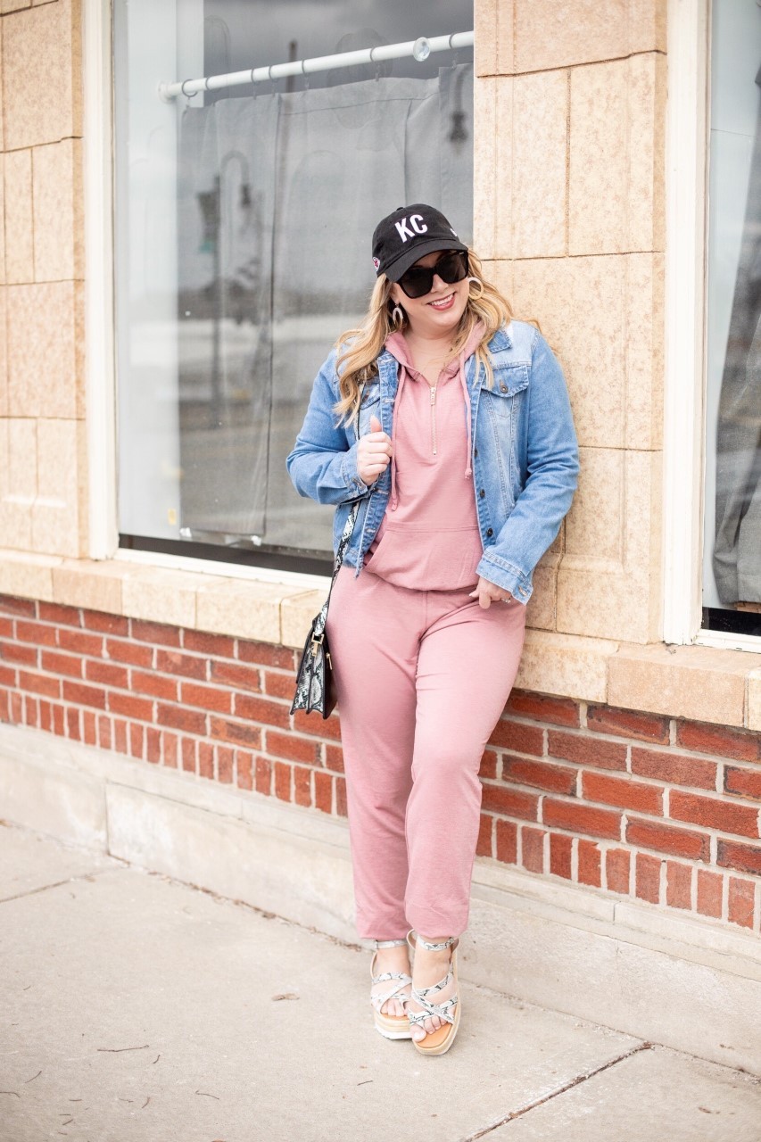 Morning star-shines, the pink pants say hello 🌟💗 . . . . . vancouver  fashion, style inspo, outfit of the day, summer style inspirat