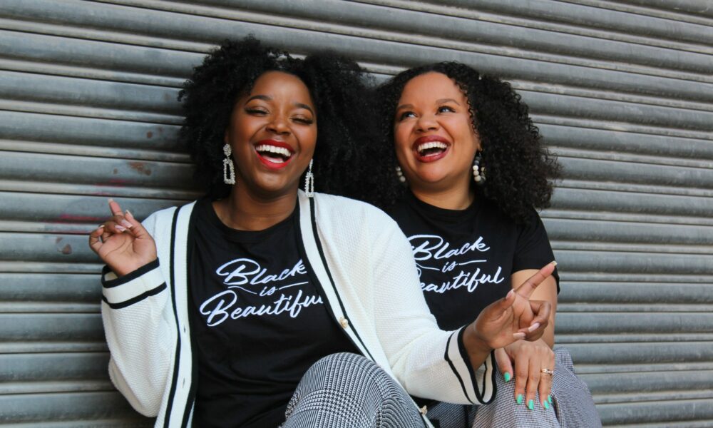 Meet Olivia DeRusse and Kayla McClellan of Queen Vibes - VoyageKC Magazine